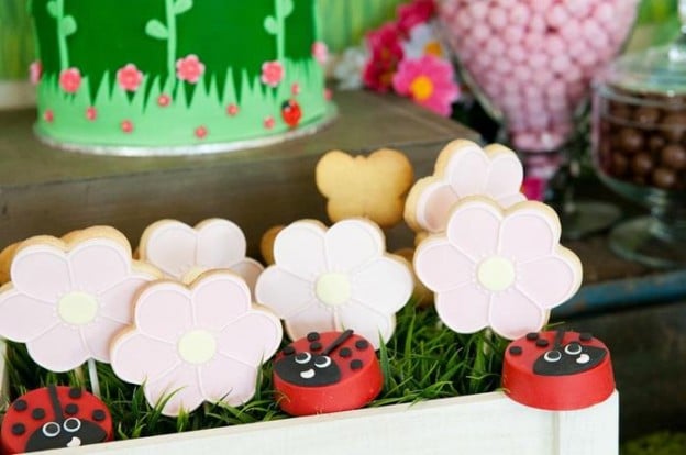 Garden Party via Kara's Party Ideas | Kara'sPartyIdeas.com #GardenParty #Ladybug #GardenParty #Flowers #Ideas #Supplies (18)