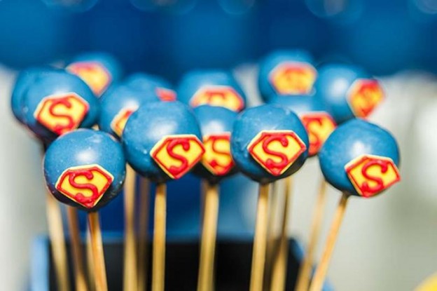 Superman Themed Birthday Party with So Many FABULOUS IDEAS via Kara's Party Ideas | Kara'sPartyIdeas.com #Superman #ClarkKent #Kryptonite #Party #Ideas #Supplies (32)