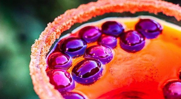 Non Alcoholic HOCUS POCUS fizz recipe! Via Kara's Party Ideas | KarasPartyIdeas.com by WhenPigsFlyEvents! #halloweendrinkrecipe #nonalcoholicdrinkrecipes #halloweenpartyideas