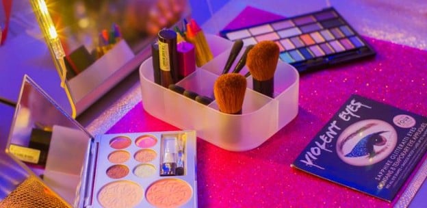 A Fashion Show Birthday Party With Lots of Really Cute Ideas via Kara's Party Ideas | KarasPartyIdeas.com #FashionRunway #FashionShowParty #NeonParty #PartyIdeas #Supplies (2)