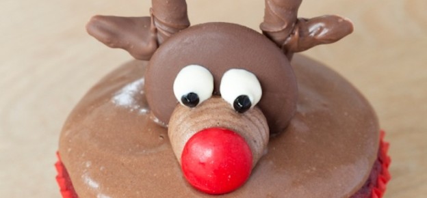 christmas holiday reindeer cupcakes! DIY via Kara Allen Kara's Party Ideas KarasPartyIdeas.com