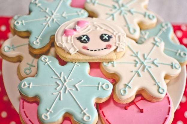 Winter Lalaloopsy Themed Birthday Party with TONS of Ideas via www.KarasPartyIdeas.com #Lalaloopsy #GirlParty #WinterParty #PartyIdeas (8)
