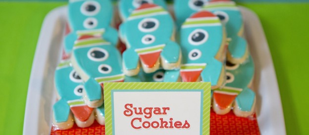 Space Themed teacher appreciation party with Lots of Fabulos Ideas via Kara's Party Ideas! full of decorating ideas, dessert, cake, cupcakes, favors and more! KarasPartyIdeas.com #spaceparty #space #outerspace #teacherappreciationweek #teacherparty #partyideas #partydecor #partyplanning (1)