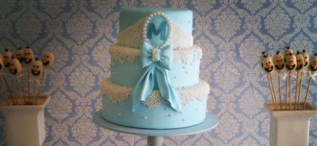 Frozen themed birthday party with so many great ideas via Kara's Party Ideas | Cake, decor, cupcakes, games, and more! KarasPartyIdeas.com #frozen #frozenparty #winterwonderland #partyplanning #partyideas (1)
