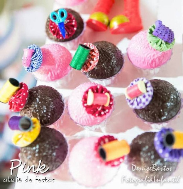 Lalaloopsy - Cute as a Button themed birthday party with SO MANY CUTE IDEAS via Kara's Party Ideas | Cake, decor, cupcakes, recipes, favors, games, and MORE! #lalaloopsyparty #lalaloopsy #girlparty #partystyling #partydesign #eventstyling (10)