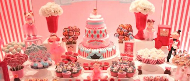 Girly Circus themed birthday party with Lots of Really Cute Ideas via Kara's Party Ideas | Cake, decor, cupcakes, favors, printables, games, and MORE! KarasPartyIdeas.com #circusparty #circus #partydecor #partystyling #eventplanning (2)