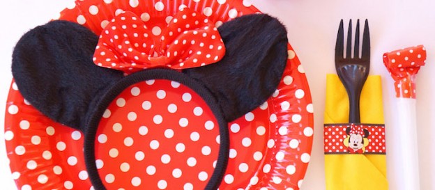 Minnie Mouse themed birthday party via Kara's Party Ideas | KarasPartyIdeas.com #minniemouse #minniemouseparty #partyideas #partystyling #eventplanner #mickeymouse (1)