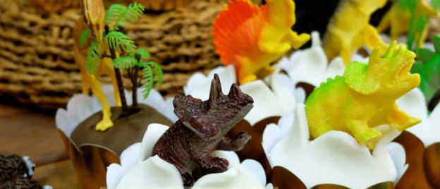 Dinosaur themed birthday party with Lots of Fabulous Ideas via Kara's Party Ideas KarasPartyIdeas.com Favors, printables, cakes, recipes, and more! #dinosaurs #dinosaurparty #dinooarty #partyideas #partydecor (2)