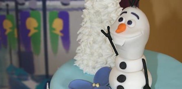 Frozen themed birthday party via Kara's Party Ideas KarasPartyIdeas.com #frozen #frozenparty #disneysfrozen Favors, games, cake, printables, recipes, and more! (1)