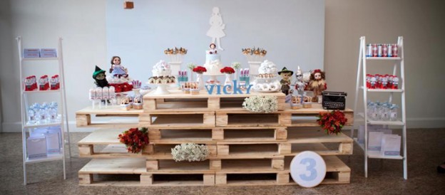 Wizard of Oz themed birthday party via Kara's Party Ideas KarasPartyIdeas.com Favors, printables, supplies, desserts, cake, and more! #wizardofoz #ozparty #theresnoplacelikehome #karaspartyideas (2)