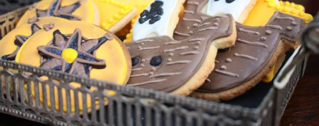 Peter Pan + Neverland themed birthday party via Kara's Party Ideas KarasPartyIdeas.com | Cakes, decor, recipes, favors, games, and more! #peterpan #peterpanparty #neverland #captainhook #partyideas #partystyling #birthdayparty (1)