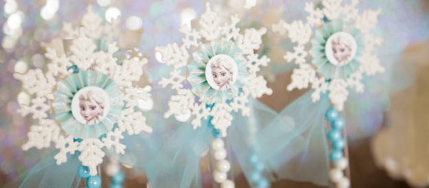 Frozen themed birthday party via Kara's Party Ideas KarasPartyIdeas.com Cake, printables, decor, invitation, games, etc! #frozen #frozenparty #disneysfrozen #karaspartyideas (1)