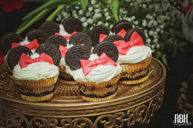 Elegant Minnie Mouse birthday party via Kara's Party Ideas KarasPartyIdeas.com Cake, decor, supplies, favors, food, and more! #minniemouse #minnie #minniemouseparty #mickeymouseparty #elegantminniemouse (25)