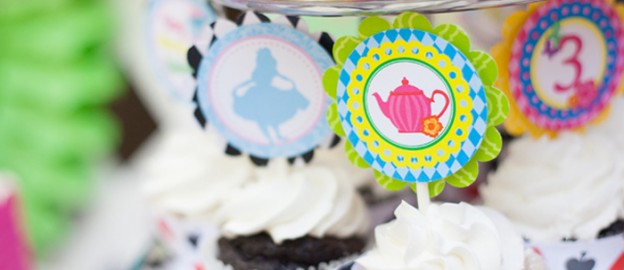Alice in Wonderland birthday party via Kara's Party Ideas KarasPartyIdeas.com Decor, cake, printables, food, favors, and more! #aliceinwonderland #aliceinwonderlandparty #eatme (1)