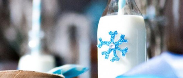 Frozen birthday party via Kara's Party Ideas KarasPartyIdeas.com Cake, food, favors, supplies, and more! #frozen #frozenparty #frozenbirthdayparty (1)