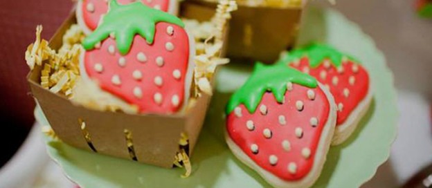 Strawberry Shortcake birthday party via Kara's Party Ideas KarasPartyIdeas.com Cake, cookies, favors, recipes, supplies, and more! #strawberryshortcake #strawberryshortcakeparty #girlpartyideas (2)