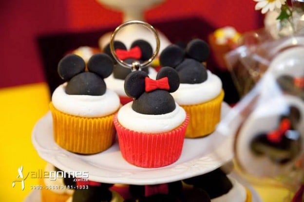 Mickey + Minnie Mouse themed birthday party via Kara's Party Ideas KarasPartyIdeas.com Party supplies, recipes, tutorials, favors, food, banners, and more! #MickeyMouse #MinnieMouse #mickeymouseparty #minniemouseparty #mickeymousepartysupplies #mickeymousepartyideas #partydesign #partyplanning (12)