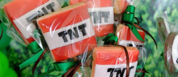 Minecraft themed birthday party via Kara's Party Ideas KarasPartyIdeas.com Cake, printables, favors, supplies, and more! #minecraftparty #minecraft #minecraftpartyideas (2)