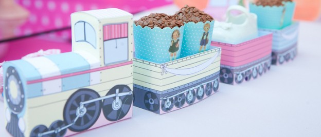 Paper Doll 2nd Birthday Party via Kara's Party Ideas KarasPartyIdeas.com Printables, cake, tutorials, recipes, party supplies and more! #paperdoll #paperdolls #paperdollparty #dollparty #dollpartyideas (2)