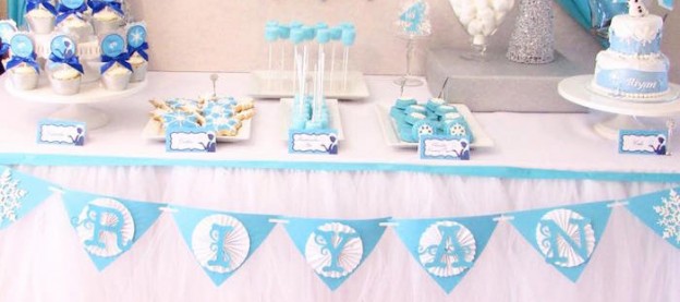 Frozen Birthday Party via Kara's Party Ideas KarasPartyIdeas.com The Place for All Things PARTY! #frozen #frozenparty #frozenbirthdayparty #frozenpartyideas #disneyfrozen #winterparty #frozencake (1)