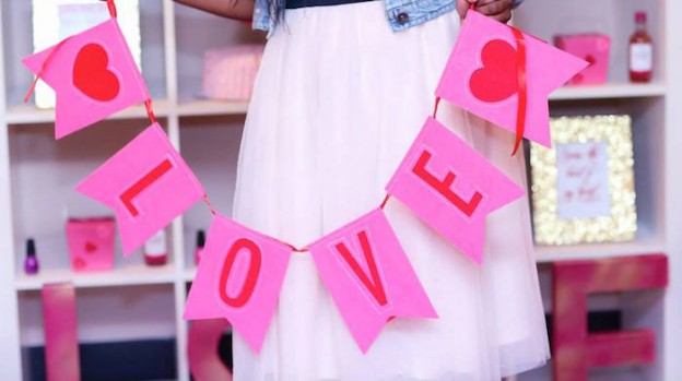 Mommy & Me Valentine's Day Party via Kara's Party Ideas KarasPartyIdeas.com Cake, decor, printables, giveaways and more! #valentinesday #valentinesdayparty #motherdaughter #kidvalentinesdayparty #valentinesparty #valentine #valentineparty #karaspartyideas (1)
