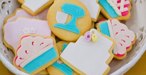 French Patisserie Baking Themed Birthday Party via Kara's Party Ideas KarasPartyIdeas.com Tutorials, printables, cake, decor, supplies, giveaways and more! #frenchpatisserie #parisbirthdayparty #frenchpatisserieparty #partispatisserie #bakingparty #karaspartyideas #girlpartyideas #frenchparty (1)