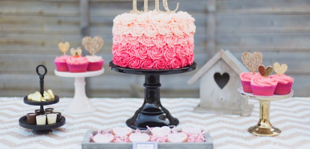 Pink + Gold Valentine's Day Party via Kara's Party Ideas KarasPartyIdeas.com #pinkandgold #valentineparty #valentinesday #valentinesdayparty #karaspartyideas #partyplanning #partydesign #bridalshowerideas #pinkandgoldbridalshower (1)