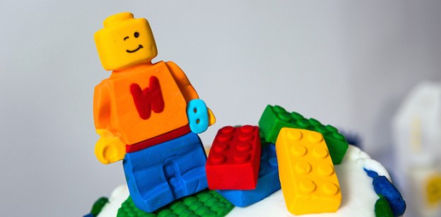 Modern Lego themed birthday party via Kara's Party Ideas KarasPartyIdeas.com Party supplies, banners, decor, cake, tutorials, printables, desserts and more! #modernlegoparty (1)