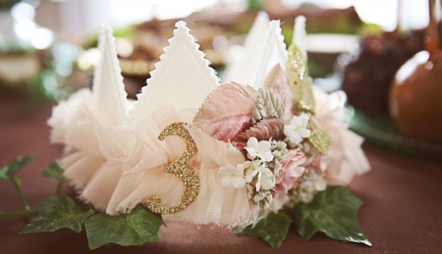 Once Upon A Time Fairytale Birthday Party via Kara's Party Ideas KarasPartyIdeas.com The Place for ALL things Party! Cake, tutorials, printables, desserts, favors, food and more! #fairytaleparty #woodlandparty #onceuponatime #karaspartyideas (1)