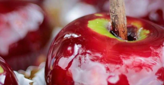 Snow White Birthday Party via Kara's Party Ideas | KarasPartyIdeas.com #snowwhiteparty (2)