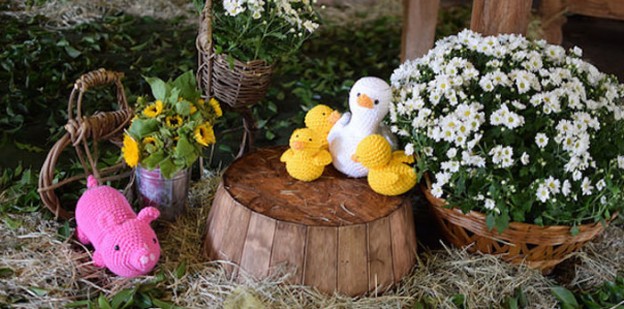 Farm Birthday Party via Kara's Party Ideas KarasPartyIdeas.com (1)
