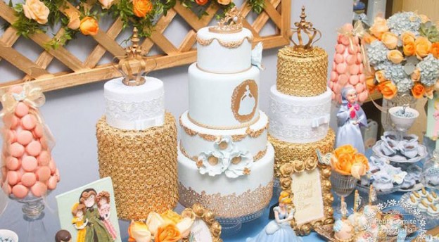 Cinderella Birthday Party via Kara's Party Ideas | Party ideas, decor, printables, tutorials, desserts, cake, recipes and more! KarasPartyIdeas.com (1)