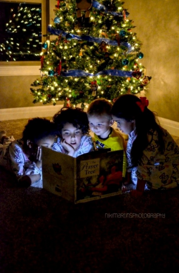 Christmas tree with kids reading tutorial | karaspartyideas.com