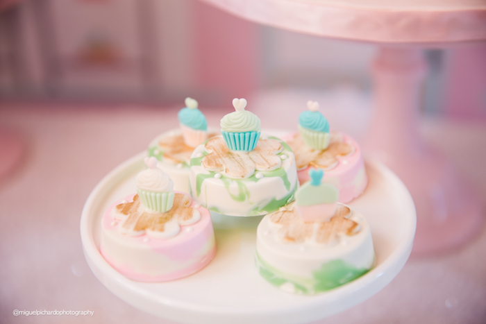 Chocolate covered Oreos from an Ice Cream Shop Birthday Party via Kara's Party Ideas KarasPartyIdeas.com (20)