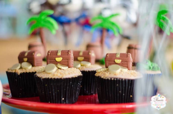 Treasure Chest Cupcakes from a Jake and the Neverland Pirates Birthday Party on Kara's Party Ideas | KarasPartyIdeas.com (9)