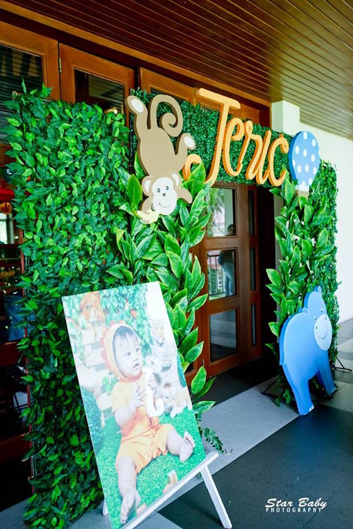 Jungle Arch from a Hot Air Balloon Safari Birthday Party on Kara's Party Ideas | KarasPartyIdeas.com (8)