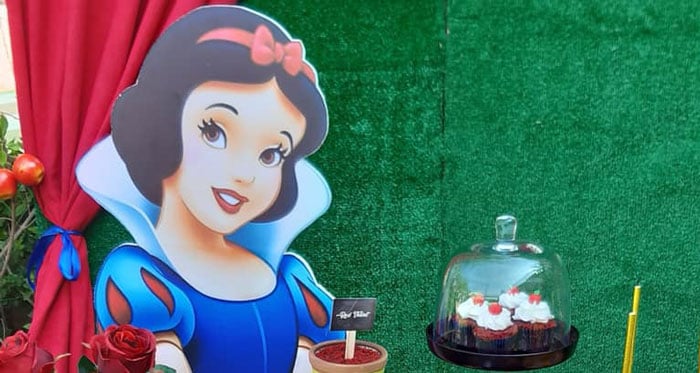 Snow White Birthday Party on Kara's Party Ideas | KarasPartyIdeas.com (2)