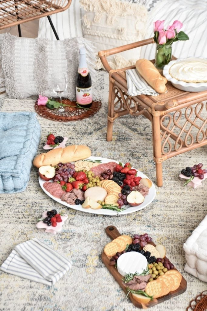Kara's Party Ideas Quarantine Family Picnic in Living Room | Kara's ...