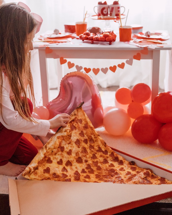 thumbnail interactive-video image 1 of KUNGOON Love You To Pizzas Banner,Pizza Theme Birthday/Wedding Anniversary/Baby Shower/Bridal Shower Party Supplies,Valentine's Day Pizzas Party Decoration 1 of 10
