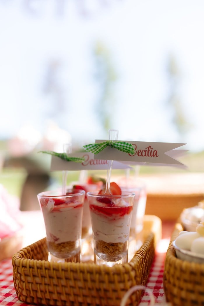 Layered berry dessert cups with personalized Cecília picnic flags
