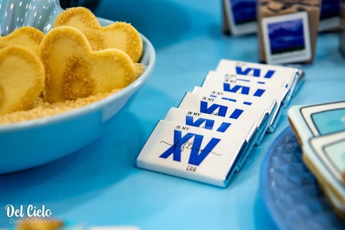 Shell cookies and In My 1989 Era chocolate bar favors